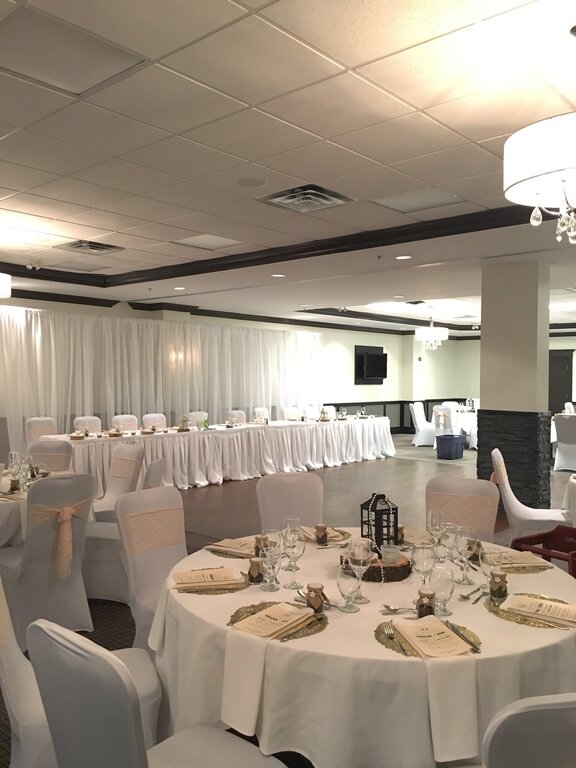 Four Points by Sheraton Calgary West